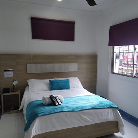מונטריה Hotel La Casa 1 מראה חיצוני תמונה