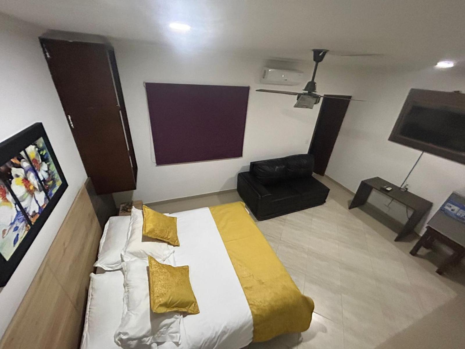 מונטריה Hotel La Casa 1 מראה חיצוני תמונה