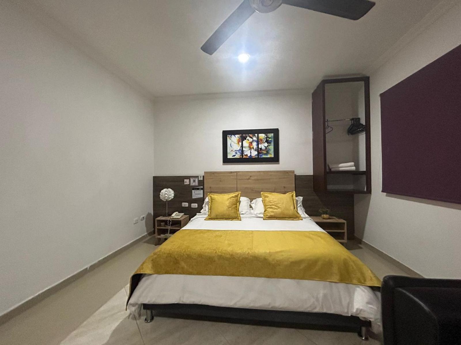 מונטריה Hotel La Casa 1 מראה חיצוני תמונה