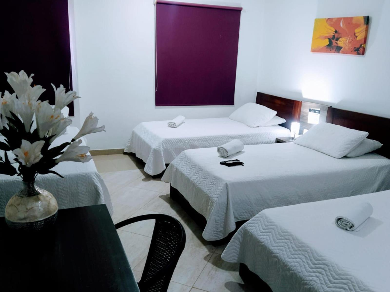מונטריה Hotel La Casa 1 מראה חיצוני תמונה