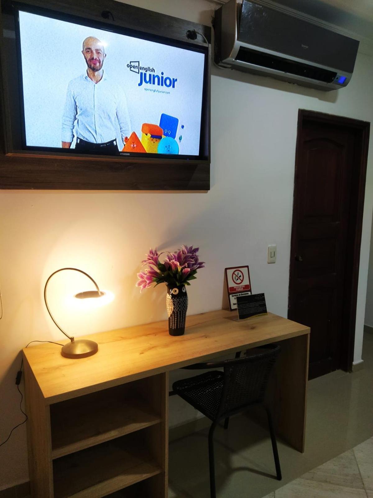 מונטריה Hotel La Casa 1 מראה חיצוני תמונה