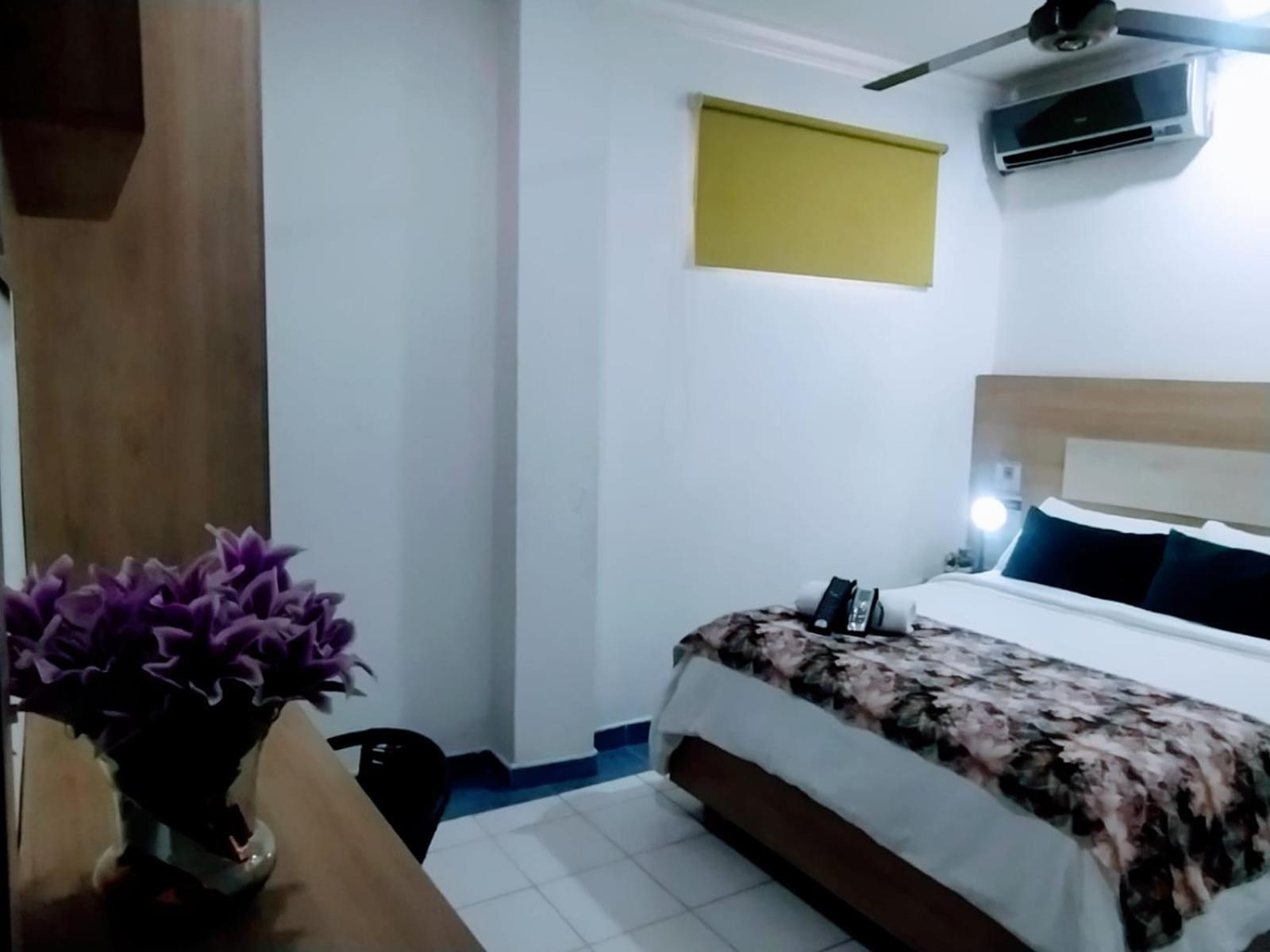 מונטריה Hotel La Casa 1 מראה חיצוני תמונה