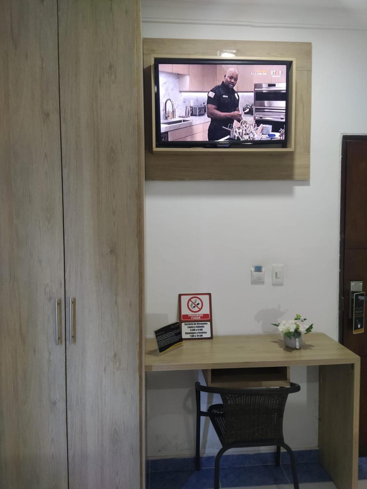 מונטריה Hotel La Casa 1 מראה חיצוני תמונה
